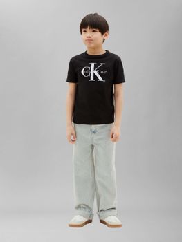 T-shirt Calvin Klein LV1CKTJA15 da bambino nero.