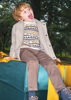 Pantalone Mayoral 4512 da bambino cacao.
