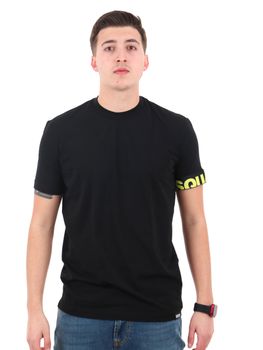 T-shirt Dsquared2 D9M3S6190 da uomo nera.