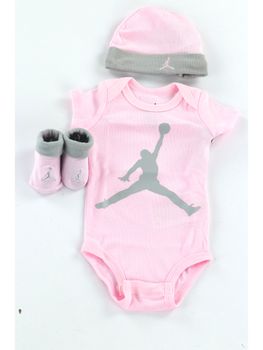 Set Jordan LJ0041 da neonata rosa.